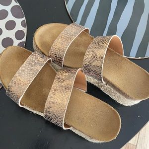 Vince Camuto platform wedge sandal size 9